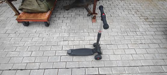 Allek Kick Scooter