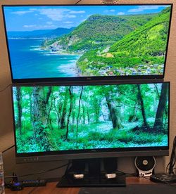 Dual widescreen monitors on vertical stand