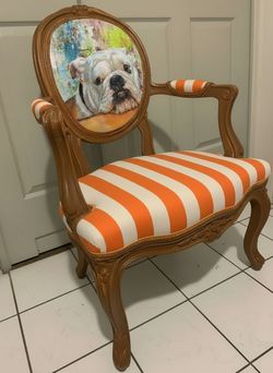 Who doesnāt love their dog. Make custom made chair