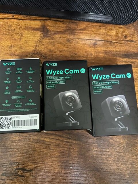 Brand New Sealed Wyze Cam V4 3 Pack