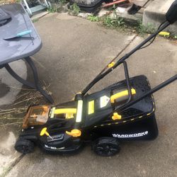 Yardworks™ 19" 20-Volt Cordless Push Lawn Mower