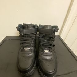 Black Air Force Ones 