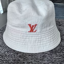 100% Authentic Louis Vuitton reversible bucket hat