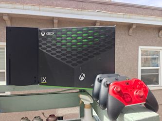 Xbox Series X 1TB + 3 Controllers – Great Condition