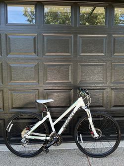 Giant roam W1 Hybrid Bike