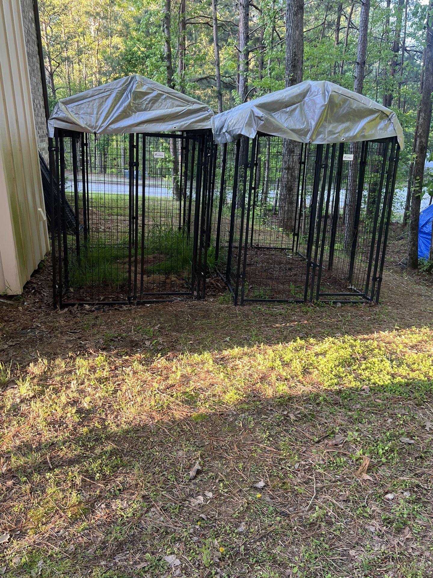 LARGE DOG KENNEL