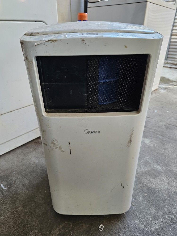 Used Midea 8,000 BTU (5,300 BTU SACC) Portable Air Conditioner