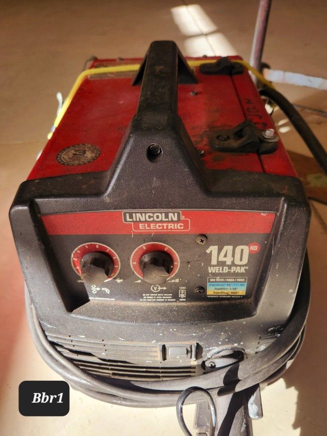 Lincoln Weldpak 140 Welder