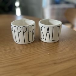 Rae Dunn Salt And Pepper Cellar Set