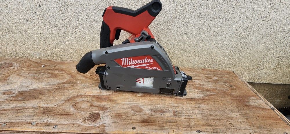 Milwaukee Skillsaw 6 1/2 Blade Tool Only