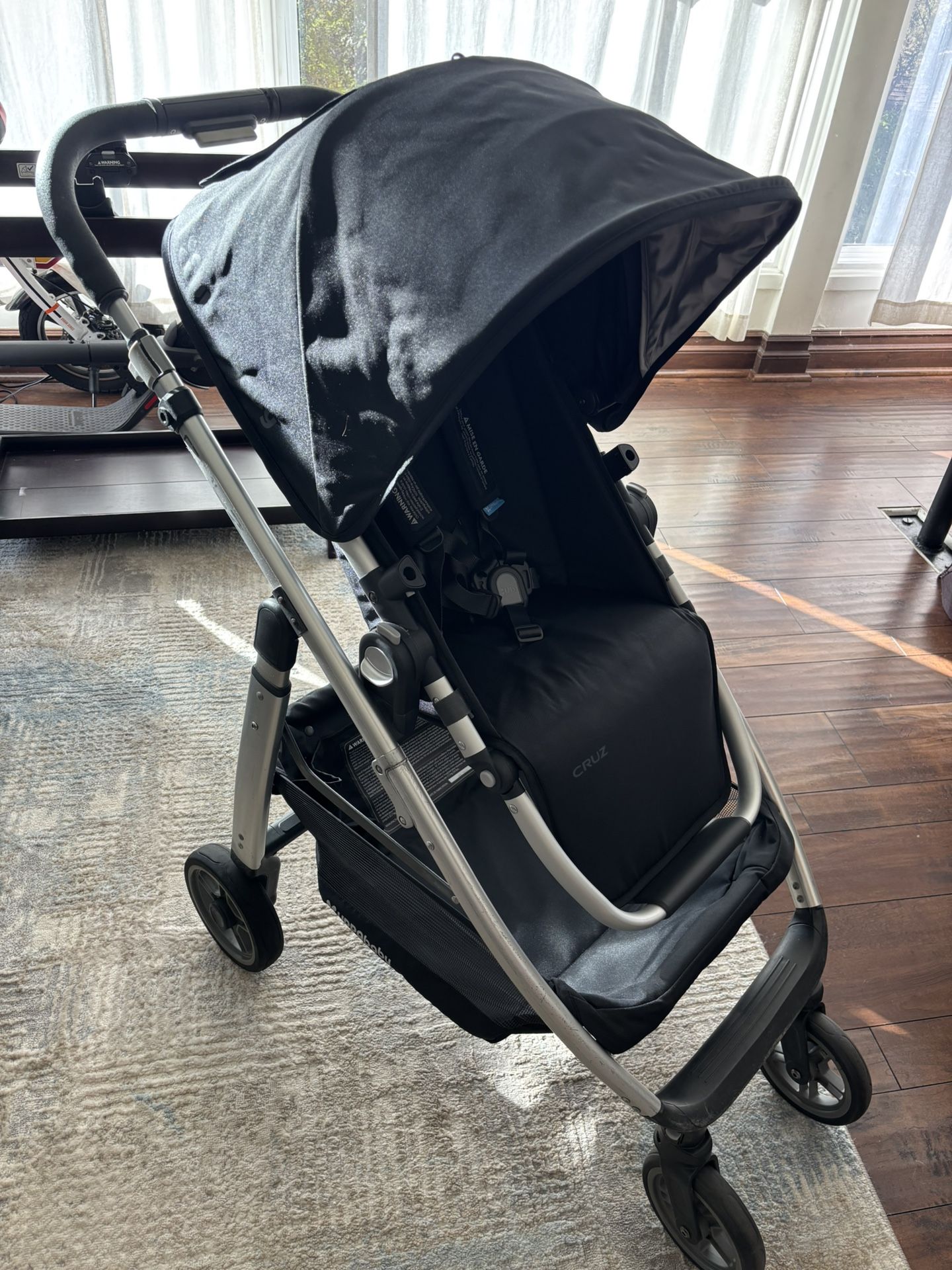 Uppababy Cruz Stroller W New Fabrics + Bassinet