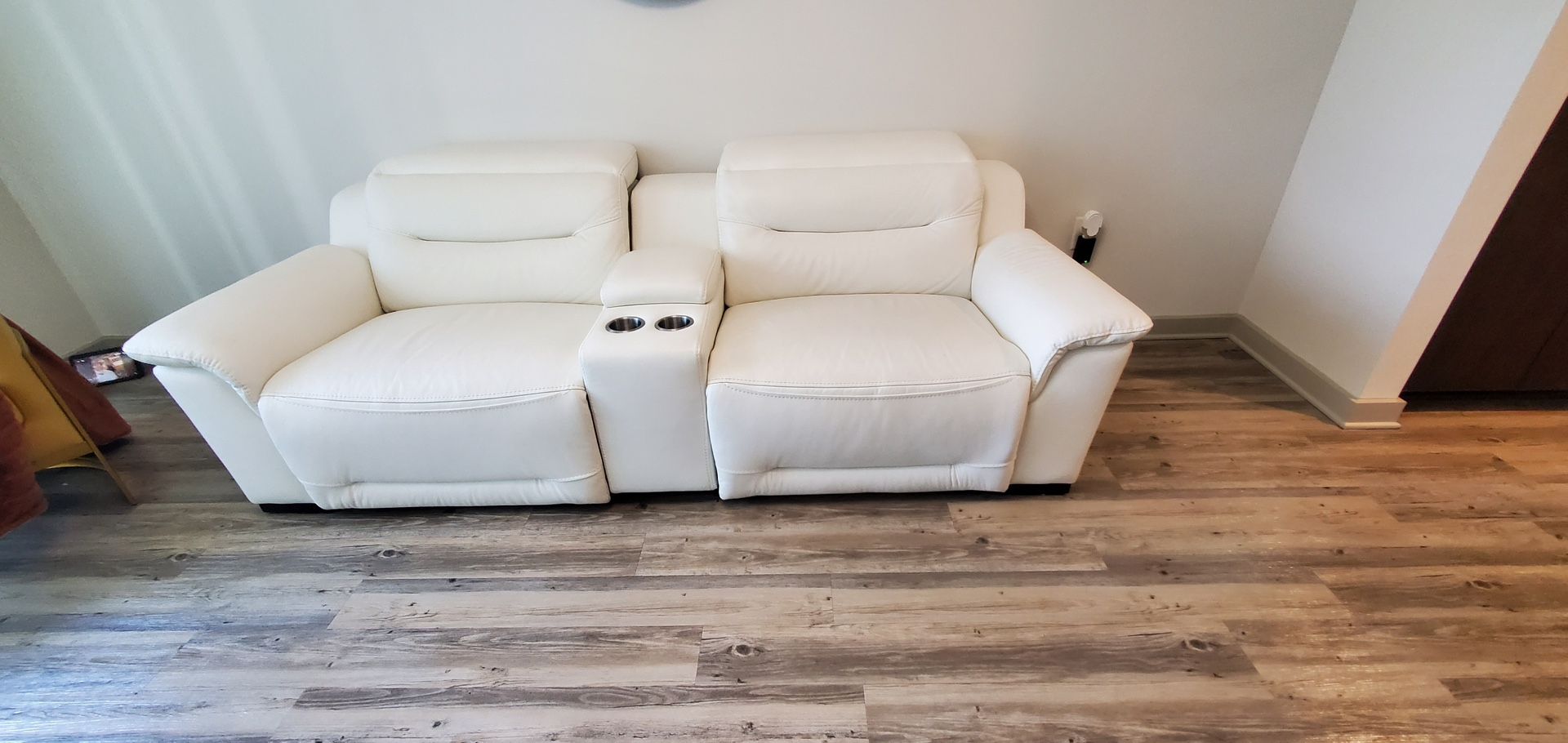 Reclining Sofa, Rooms To Go 1 Year Old