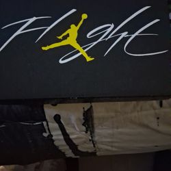 Jordan 4's Yellow Thunder