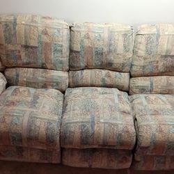 Clean Sofa / with 2 Recliners & a Storage Drawer 