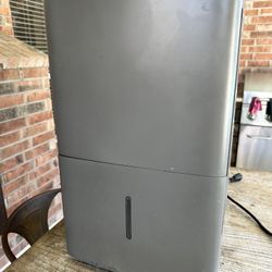 GE Dehumidifier - 72 Pints
