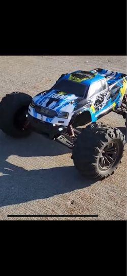 Brand new N Sealed  Extremely Big LAEGENDARY 1:10 Scale 4x4 Off-Road BEST MONSTER TRUCK IN TOWN!!!!!
