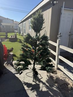 Brand New Xmas Tree 6.5 Ft
