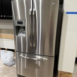 GE Stainless Steel French Door Refridgerater !!