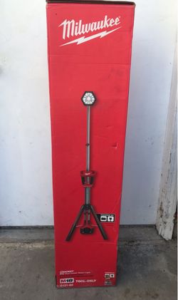 New Milwaukee M18 Rocket Tower Light 2131-20