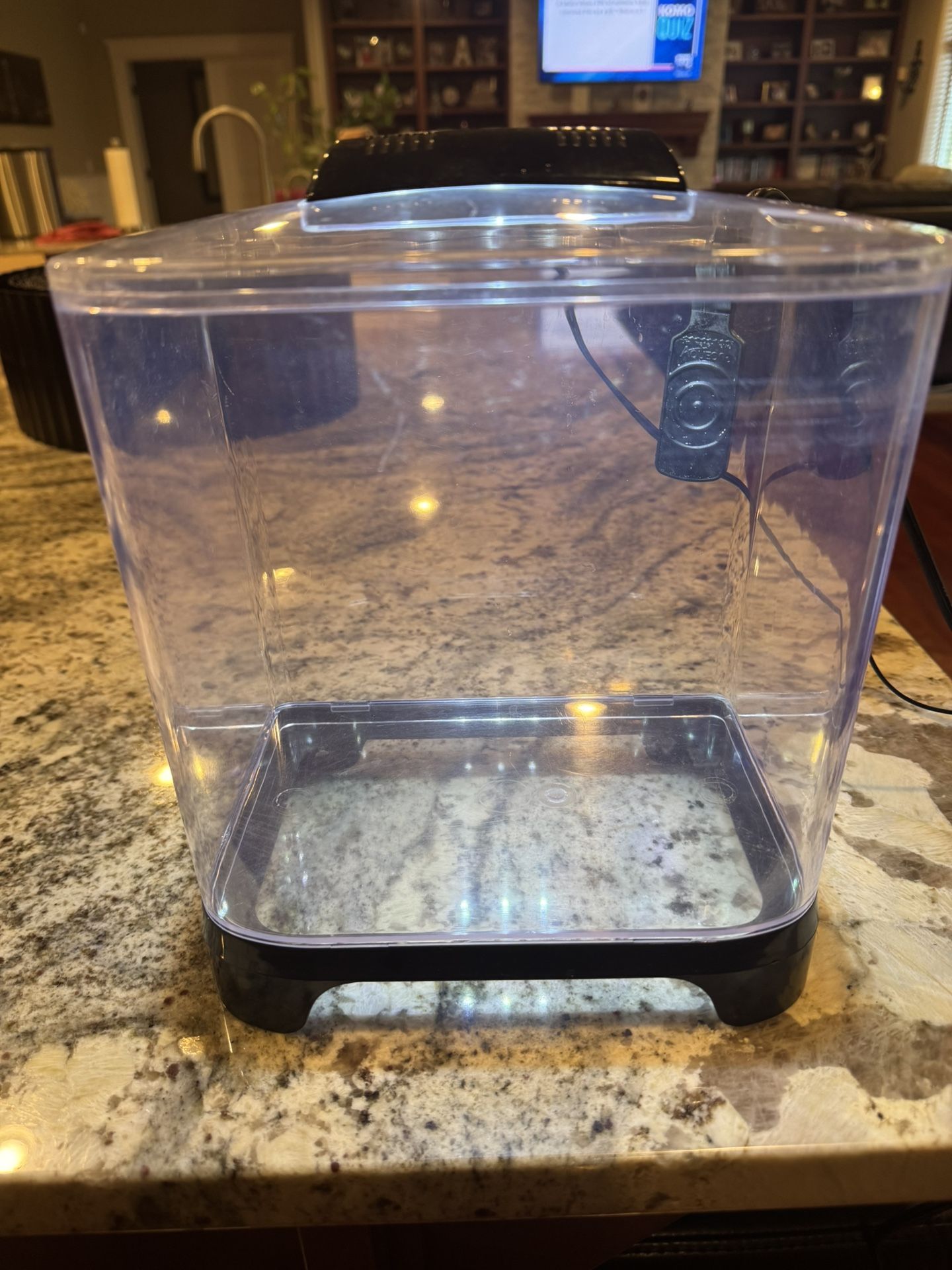 Fish Tank 2 Gallon Bundle