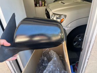 Toyota Tacoma OEM drivers mirror - 20012 -2015