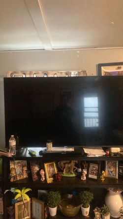 Hisense ROKUE TV brand new
