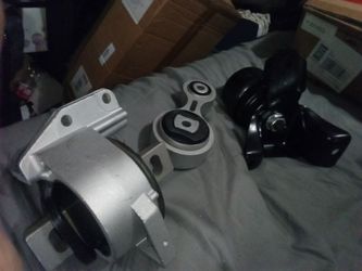 Automotive parts and accessories motor mounts and trans Mount for Ford fusion