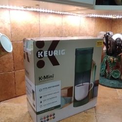 Coffee Maker   ( Keurig ) New Color Green 