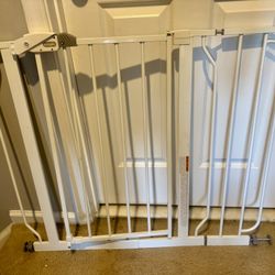 2 Baby Gate $15