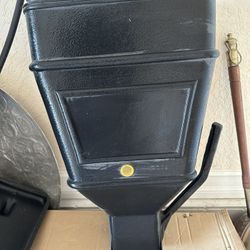 Dog Feeder Pull Handle 