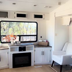 2013 Sunnybrook Raven 3300 5th Wheel Remodeled 