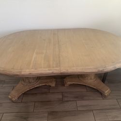 Z Gallery Dinning Room Table With Extenders