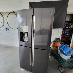 New Samsung 27.8 Cubic Feet Black Stainless  RF28K9380SG 