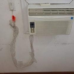 Window Ac Unit.  With Remote