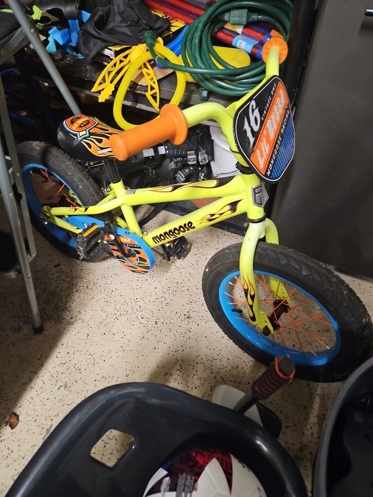 16" Fat Tire Bike - Mongoose, Excellent
