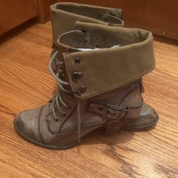 Distresses Boot Heel