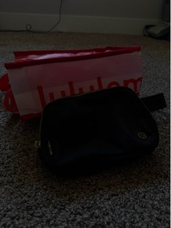 Lululemon bag