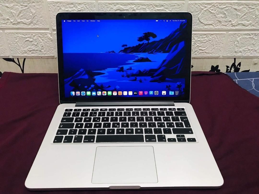 Apple macbook pro 13” Retina Display I5 Processor 8GB RAM