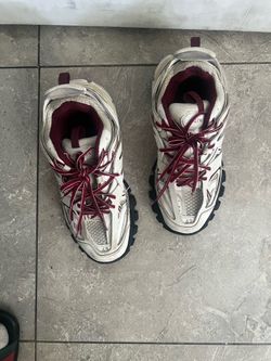 Balenciga track
