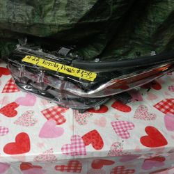 2019-22 Toyota Prius Left Headlight 