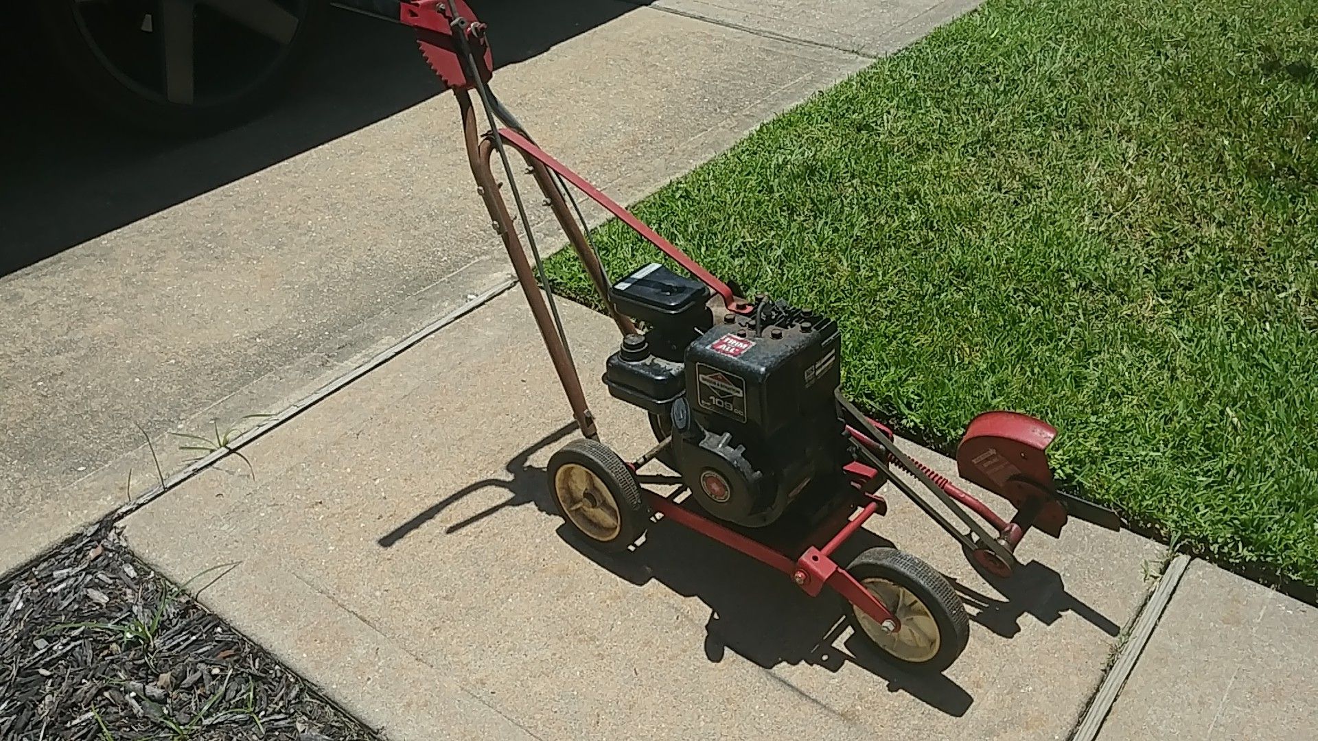 Trim All gas edger for Sale in Friendswood, TX OfferUp
