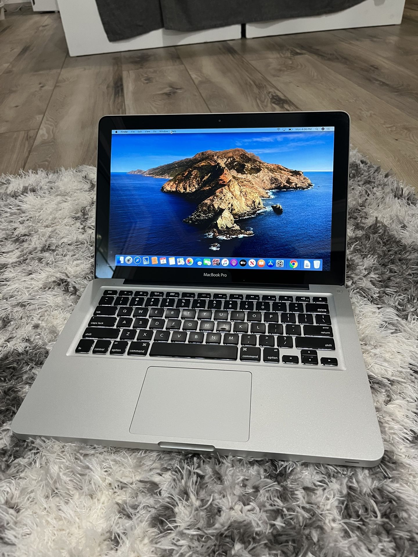 Macbook Pro (Read The Description)