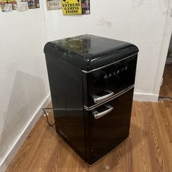 Galanz Mini Fridge 