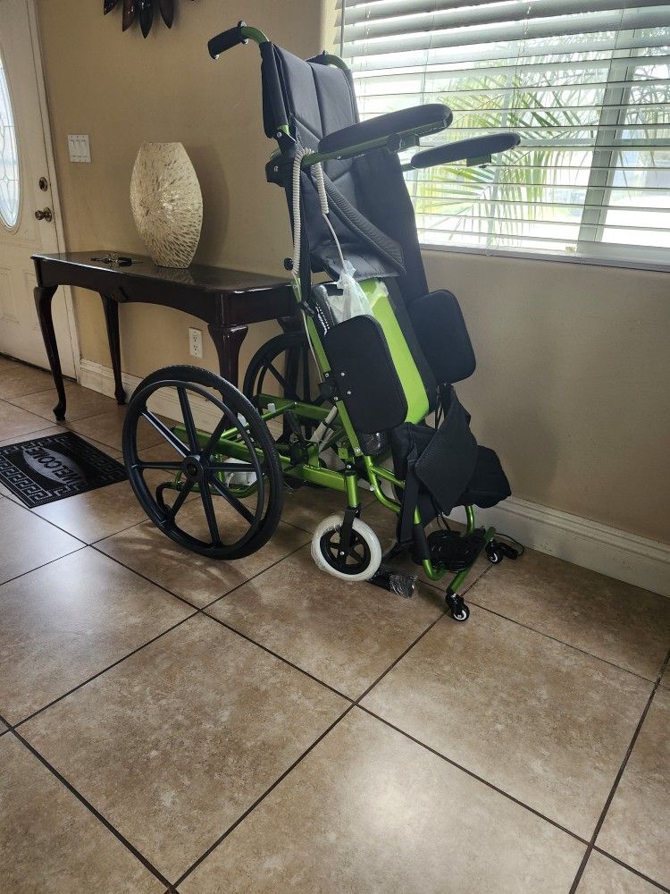 Semi Slectric Standing Wheelchair 