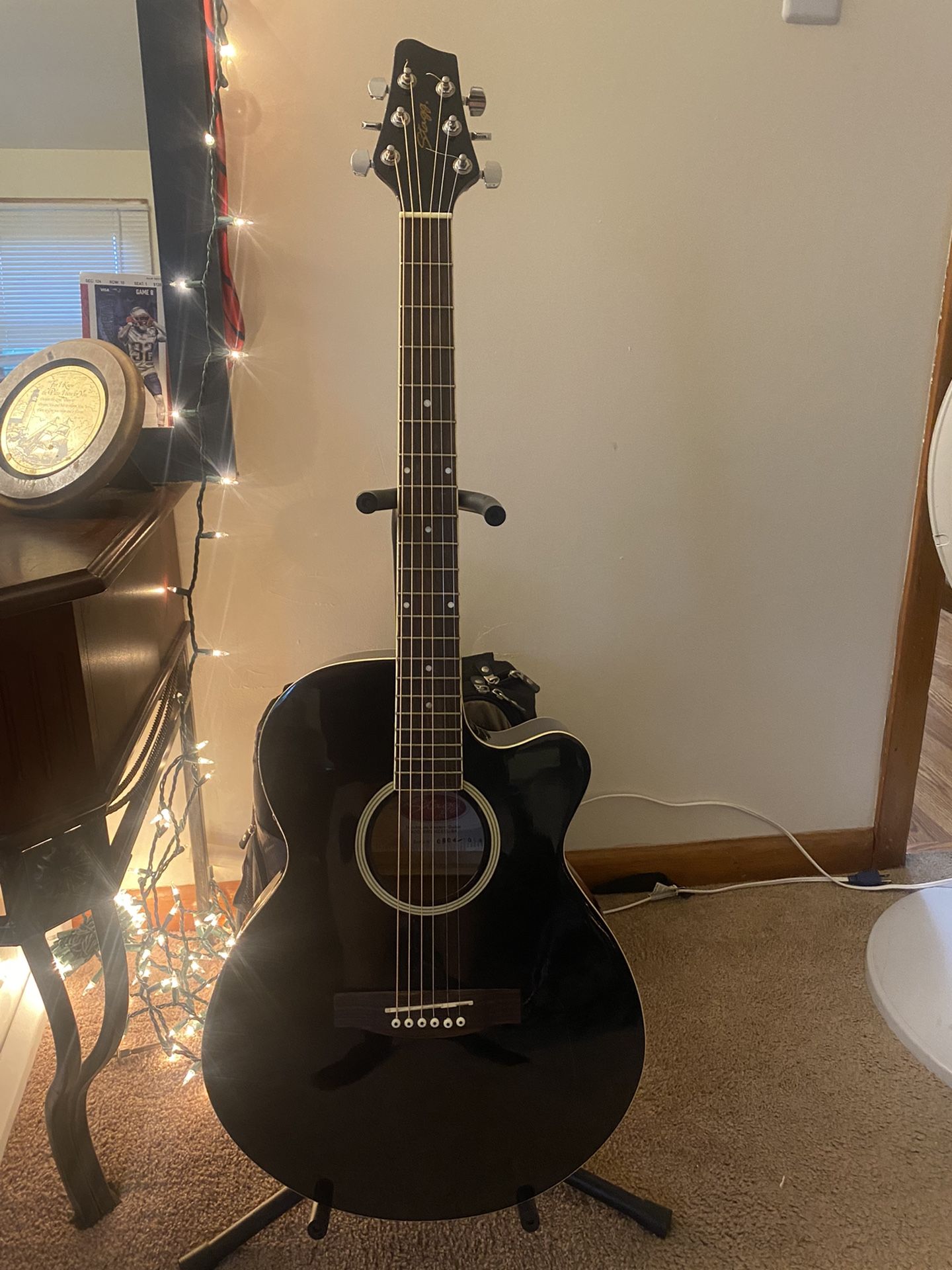 Acoustic Electric Guitar 