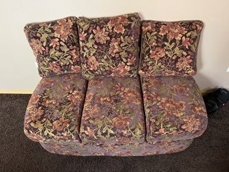Very Nice Loveseat With Storage 