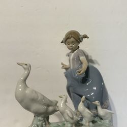 Lladro Porcelain Figurine 