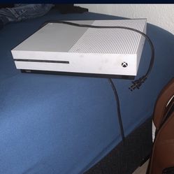 Xbox One S 1tb 1 Game Inside 