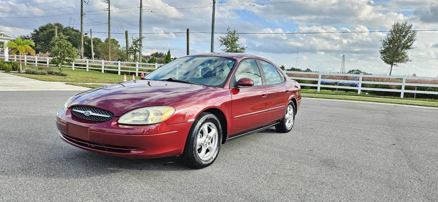 Ford Taurus Low Miles 52000 Miles All Original 1owner Make Offer  $2700 Runs Drives Like New 