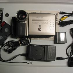 Sharp ViewCam VL-E660U Video8 Video camcorder 8mm Cassette Playback Tape Player Camera